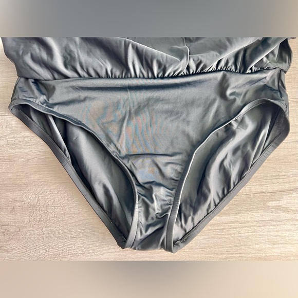 SWIM SOLUTIONS Printed Tummy-Control Twist-Bra One-Piece Swimdress - Picture 8 of 9